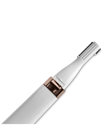 Facial trimmer to define eyebrows